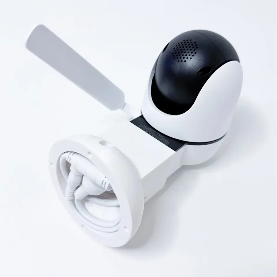TP-LINK držák/stojan pro kamery Tapo C501GW na stěnu, bílý s krytkou kabelů (1ks)