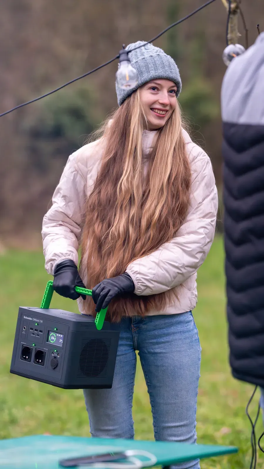 Schneider OffGrid Portable Power Station 330, 332Wh Lithium-ion, 2 Schuko, Sinewave