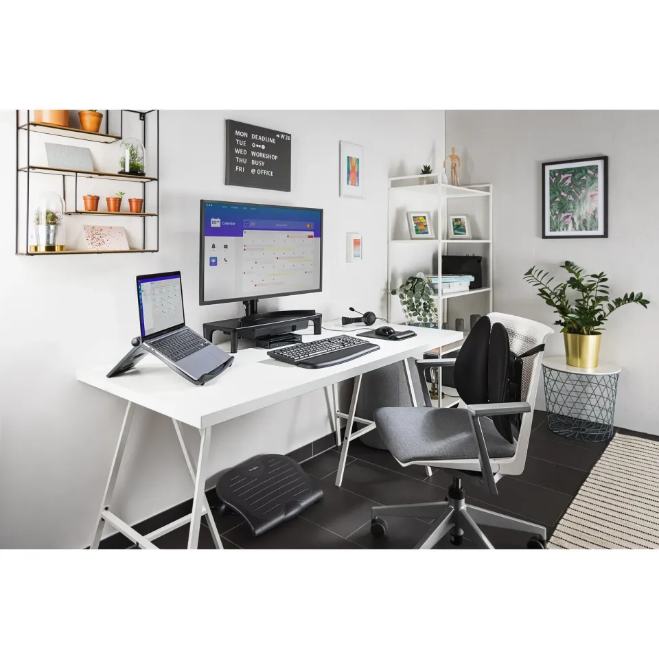 Kensington Podstavec pod monitor SmartFit® Monitor Stand se zásuvkou