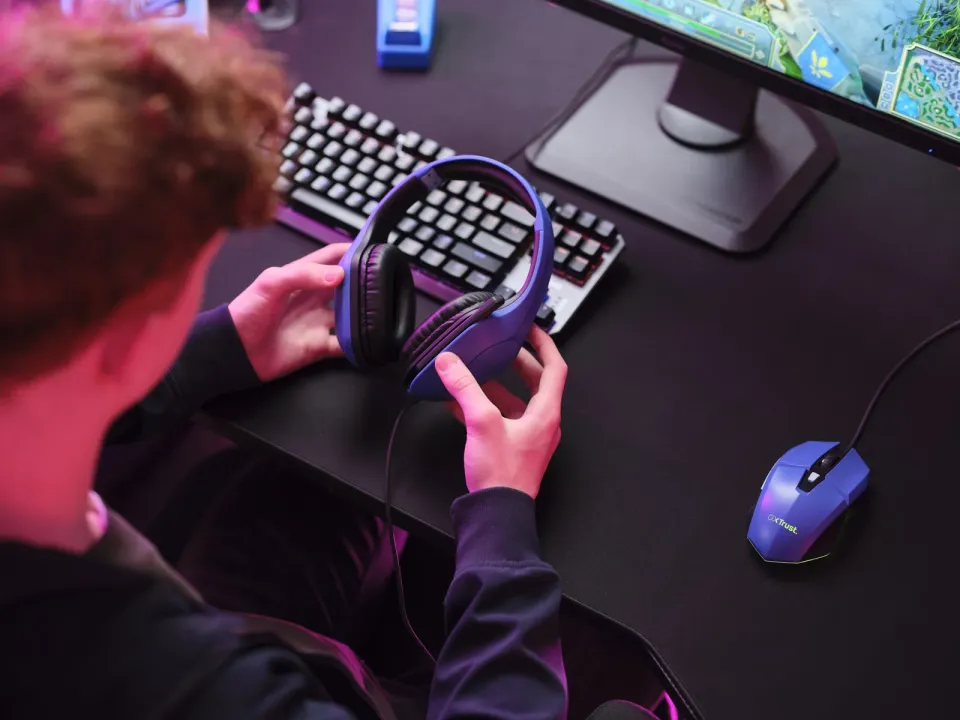 TRUST Herní sluchátka GXT 415B ZIROX modrá