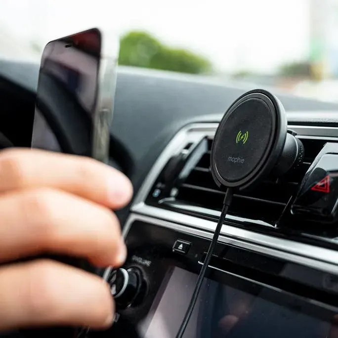 Mophie Snap+ bezdr. nab. držák do auta 15W - černý