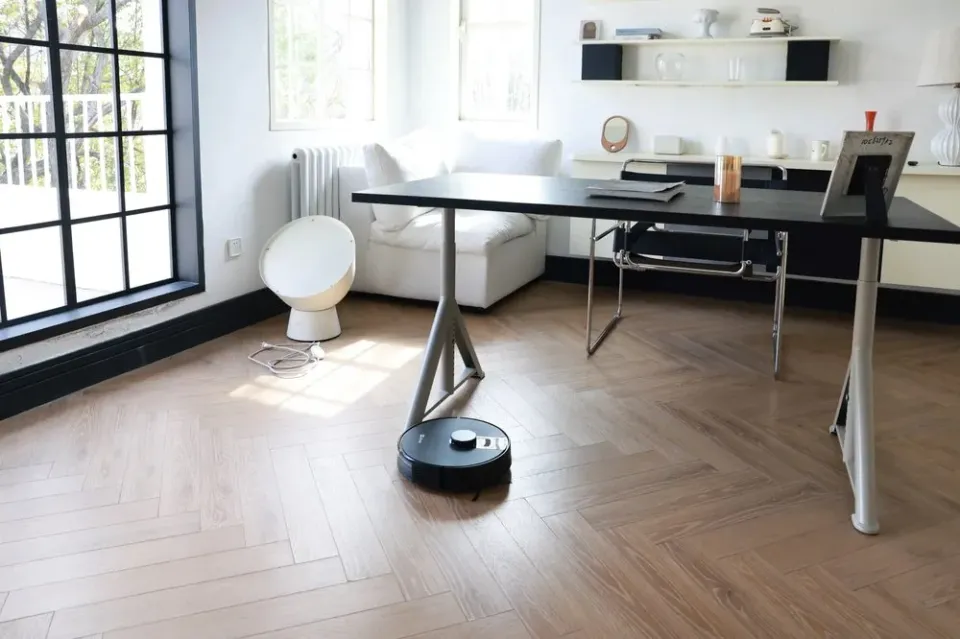EZVIZ robotický vysavač RE4 Plus černý