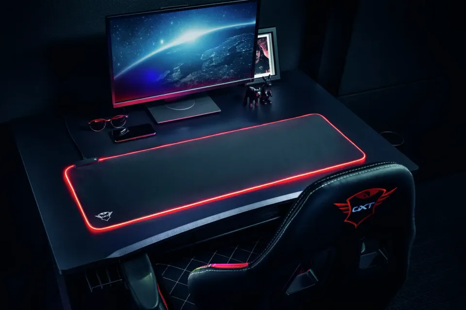 TRUST podložka pod myš GXT 764 Glide-Flex XXL RGB-illuminated Flexible Mouse Pad