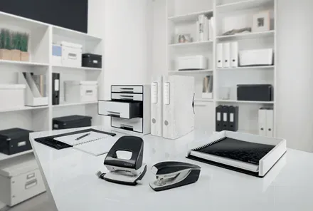 LEITZ Stolní sešívačka NeXXt WOW 5502, černá