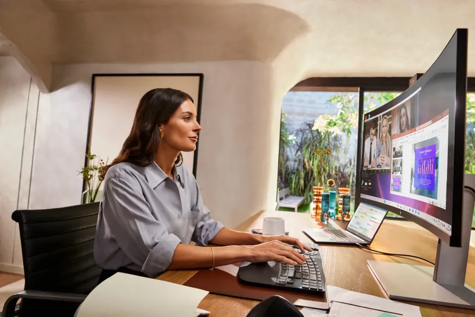 HP LCD 734pm 34 Curved 3440x1440,IPS,2000:1,400nits,5ms,HDMI 2.0,DP1.4,USB3-C,5xUSB-A,4x3W spkr,Cam,RJ-45,TB4-100W,5/5/5