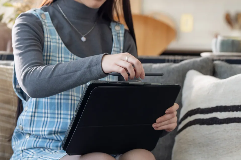 ZAGG Klávesnice Pro Keys 2 Apple iPad Pro 13 Černá CZ/SK