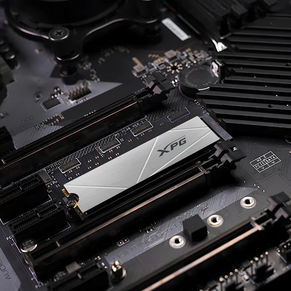 ADATA XPG GAMMIX S60/512GB/SSD/M.2 NVMe/Stříbrná/Heatsink/5R