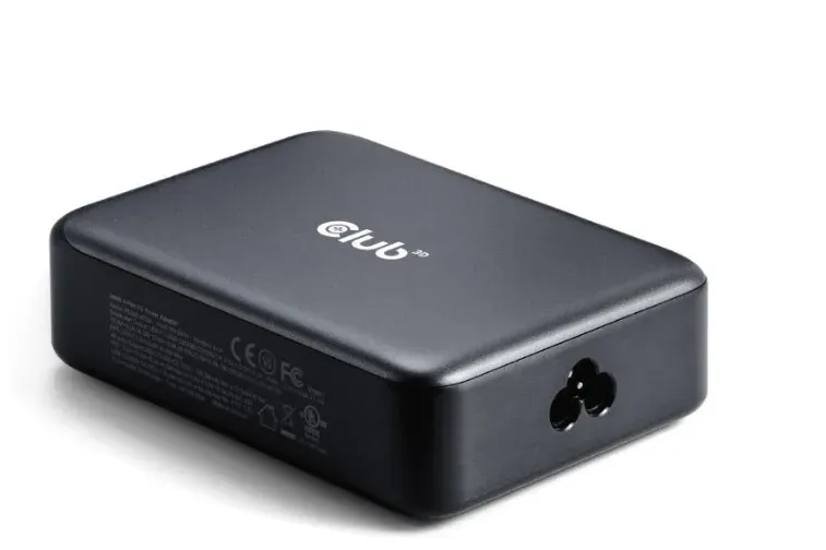 Club3D cestovní nabíječka 240W GaN technologie, 4xUSB-C, PPS + PD 3.1 Support