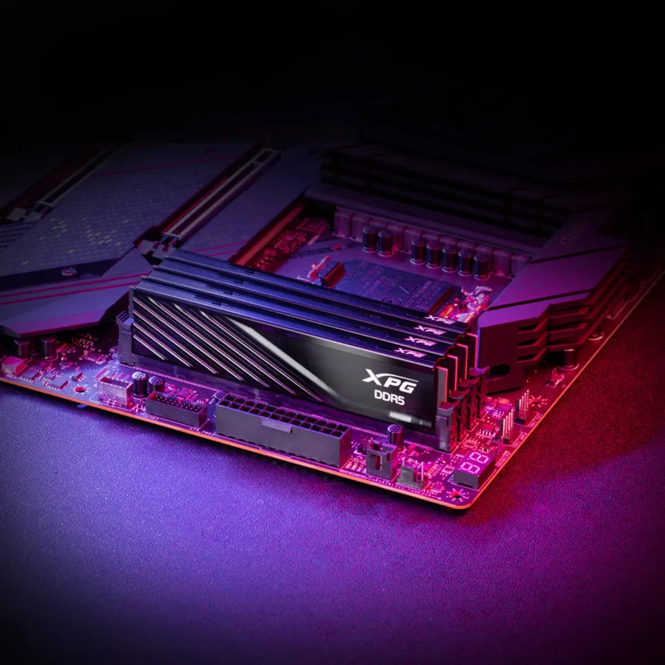Adata Lancer BLADE/DDR5/16/5600MHz/CL46/1x16GB/Black