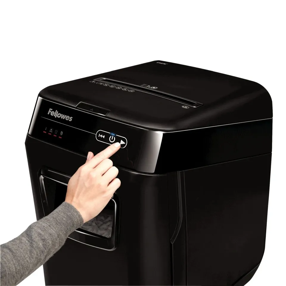 Fellowes Skartovač AutoMax 150 C 8 listů/32L/NBÚ2/křížový řez/CD