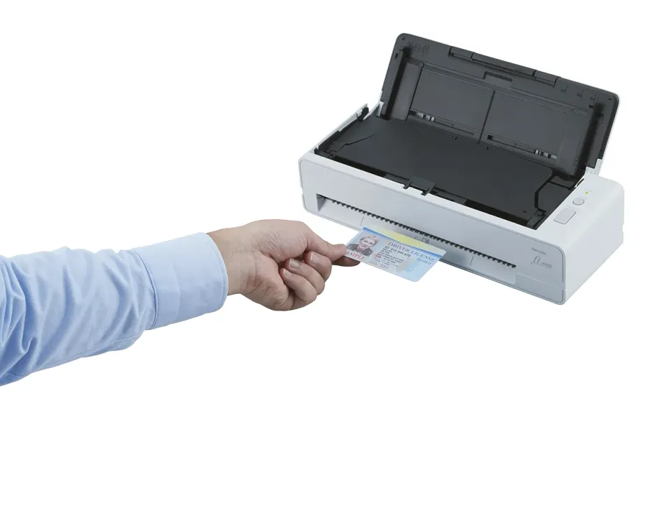 RICOH skener Fi-800R A4, color, duplex, 40ppm/80ipm, ADF 30, USB 3.2, 600 dpi, Z:12M