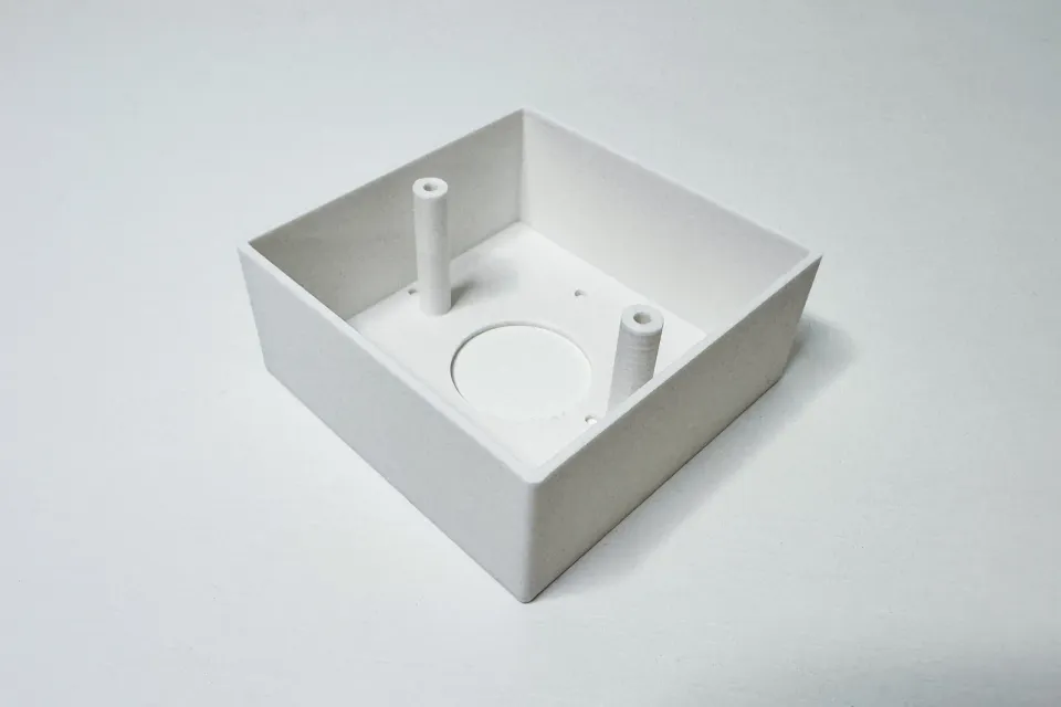 TP-Link D-EAPWALL2-C, držák box pro upevnění na zeď EAP115-Wall, EAP230-Wall, EAP650-Wall, Tapo S210, Tapo S220, bílý