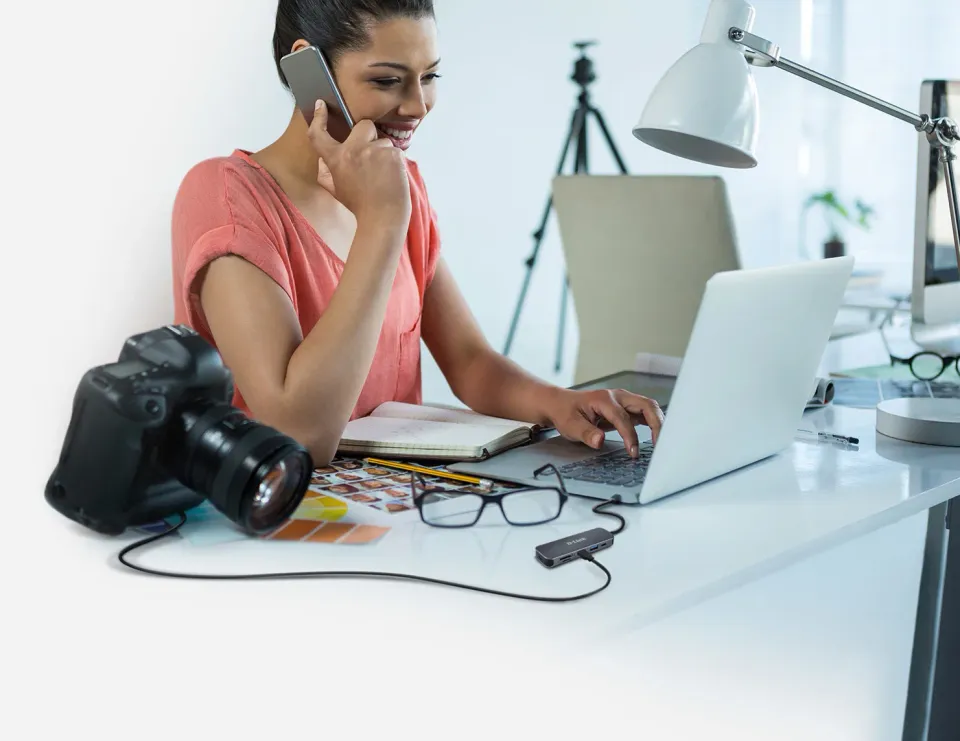 D-Link DUB-2325 USB-C Hub with SD/microSD Card Reader, 2x USB3.0