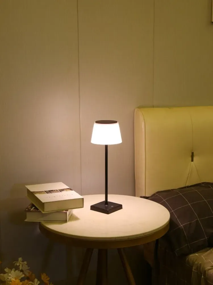 IMMAX venkovní solární LED stolní lampička BONITO/ 4W/ 200lm/ CCT/ 5000K/ stmívatelná/ IP44/ černá