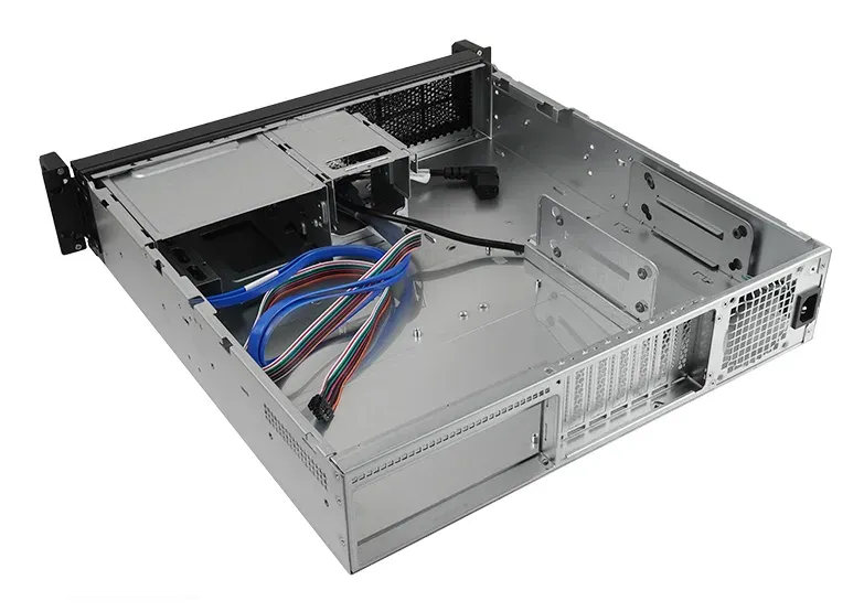 CHIEFTEC rack 19" 2U UNC-209SR-B 400W, USB 3.0, černý, s lyžinami