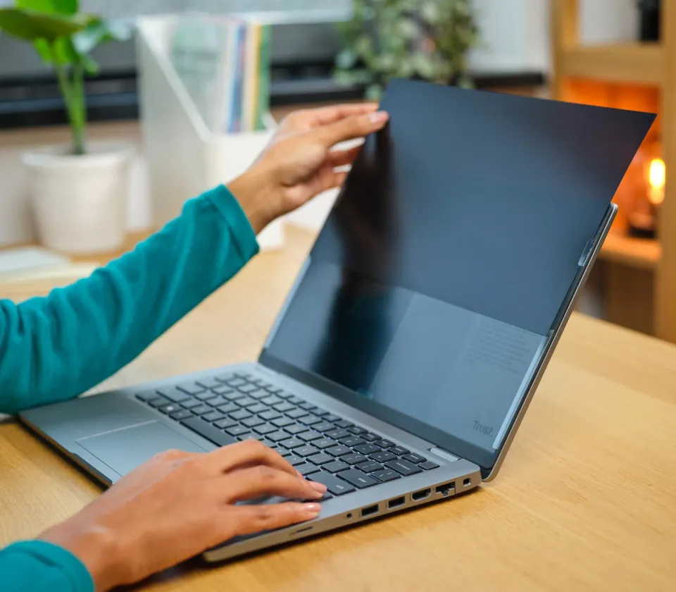 TRUST privátní filtr PRIMO pro 14" Displej