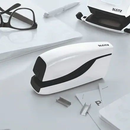 LEITZ Elektrická sešívačka NeXXt WOW 5566, bílá