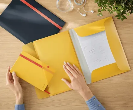 LEITZ Desky A4 Cosy hebké se 3 chlopněmi, vnitřní kapsou a gumičkou, teplá žlu