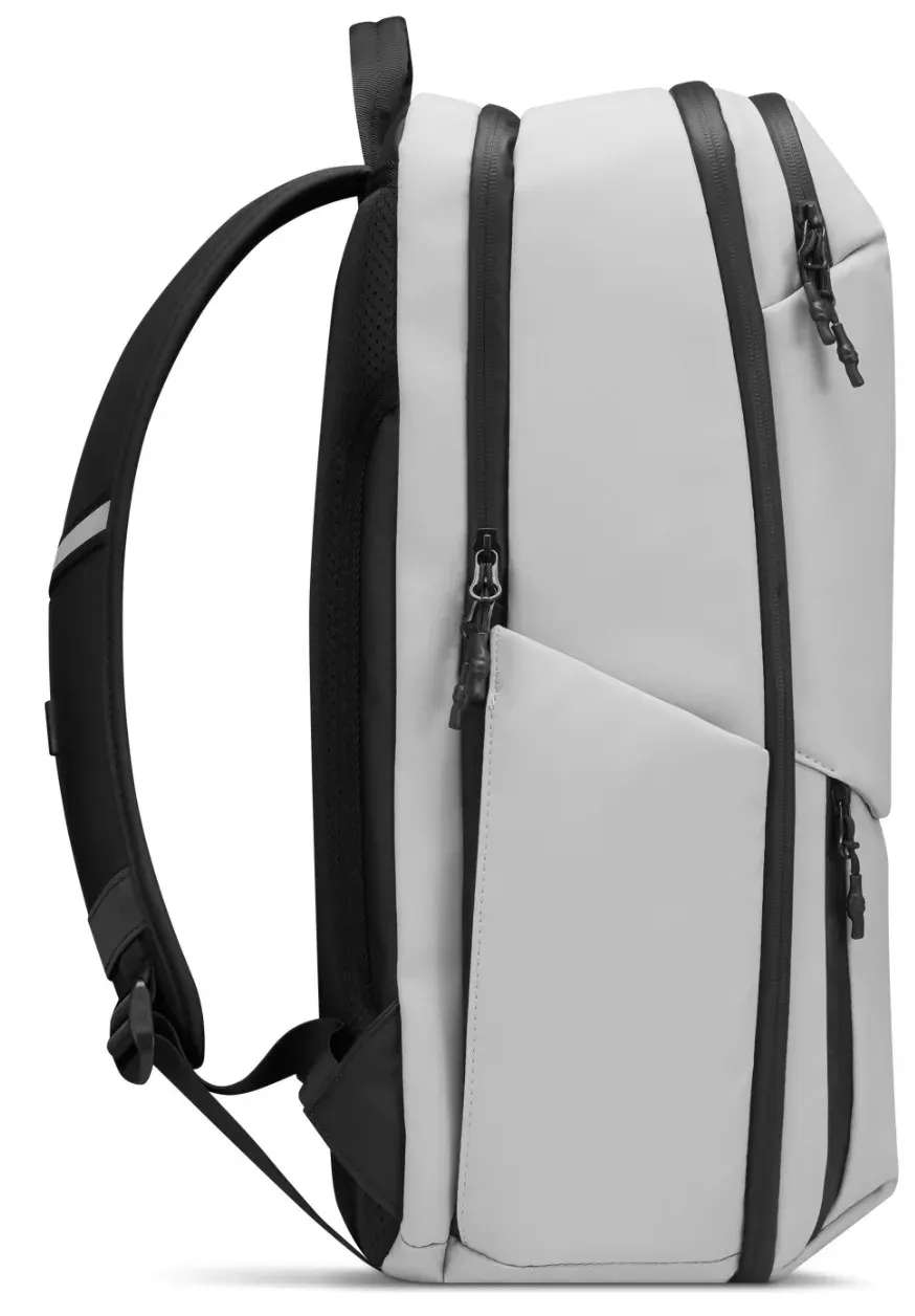 Lenovo Legion 17" Gaming Backpack GB800 = Legion batoh na až 17" notebooky ve sv