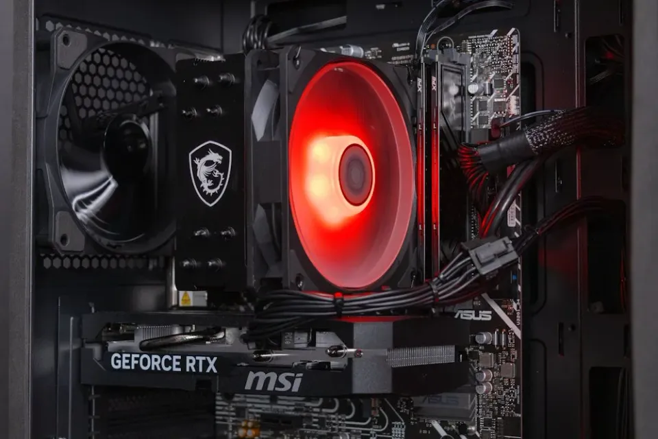 HAL3000 MEGA Gamer Pro / Intel i5-12400F/ 16GB DDR4/ RTX 5060/ 1TB PCIe4 SSD/ W11