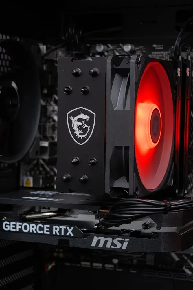 HAL3000 MEGA Gamer Pro / Intel i5-12400F/ 16GB DDR4/ RTX 5060/ 1TB PCIe4 SSD/ W11