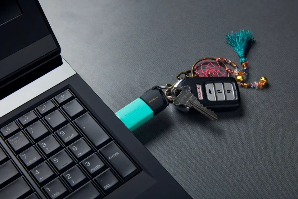 KINGSTON 256GB DataTraveler Exodia M 256 GB USB 3.2 1. generace (černá + tyrkyso