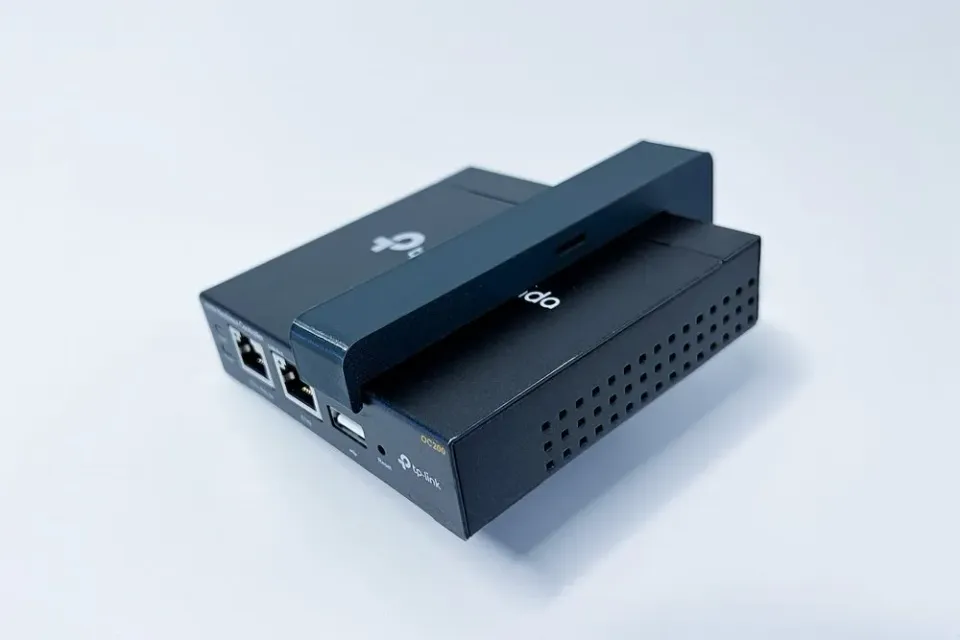 TP-Link D-TPDIN100 Držák na DIN lištu pro OC200, OC220, SF1005xx, SG105xx, SG1005xx, šedý