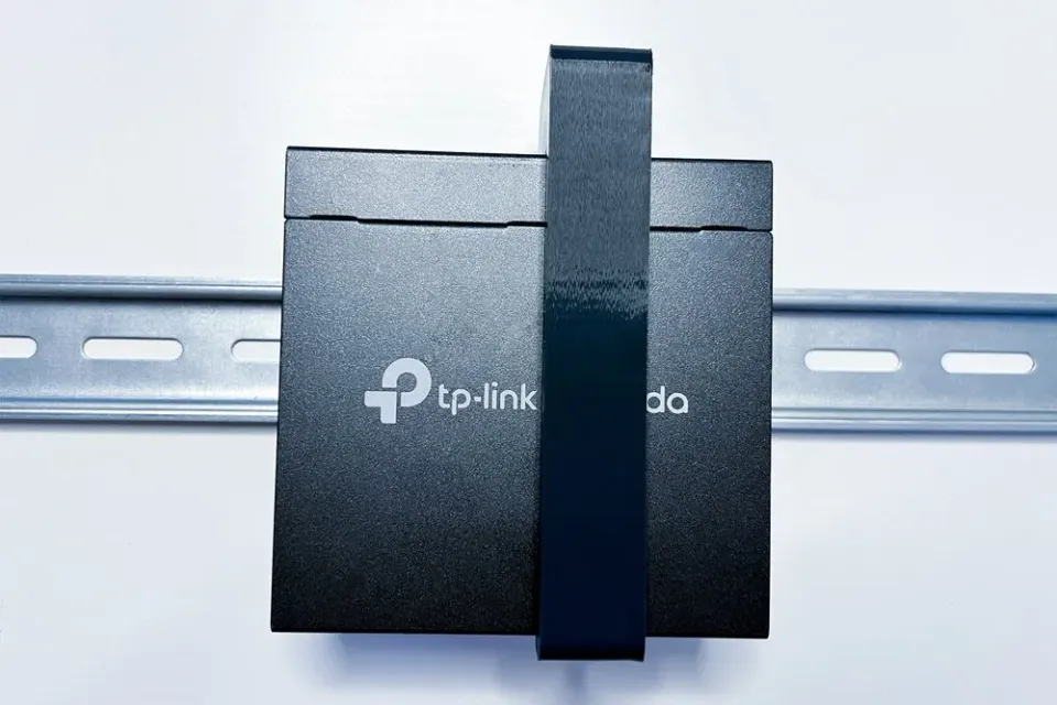 TP-Link D-TPDIN100 Držák na DIN lištu pro OC200, OC220, SF1005xx, SG105xx, SG1005xx, šedý
