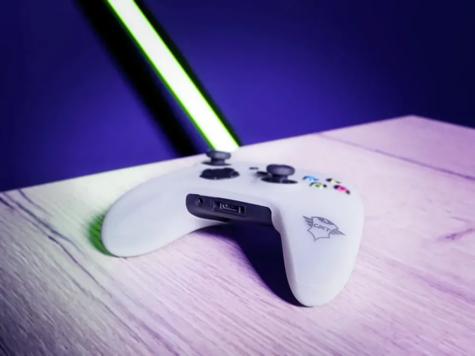 TRUST Obal na ovladač GXT 749 Controller Silicon Skins for Xbox, průhledná