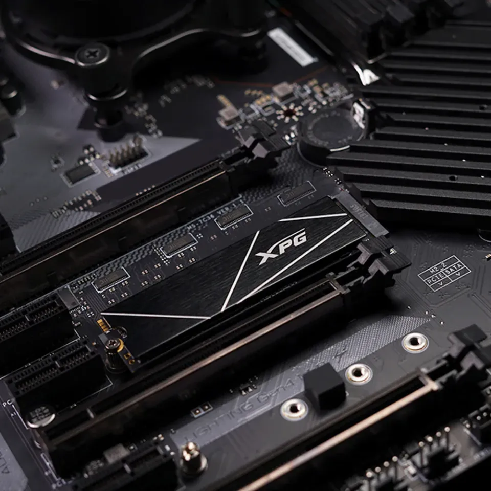 ADATA GAMMIX S70 BLADE/1TB/SSD/M.2 NVMe/Černá/Heatsink/5R