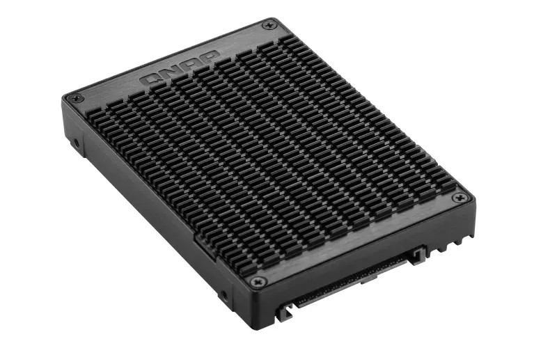 QNAP adaptér QDA-U2MP (2x M.2 PCIe NVMe SSD slot v 2,5" U.2 PCIe NVMe SSD rámečku)