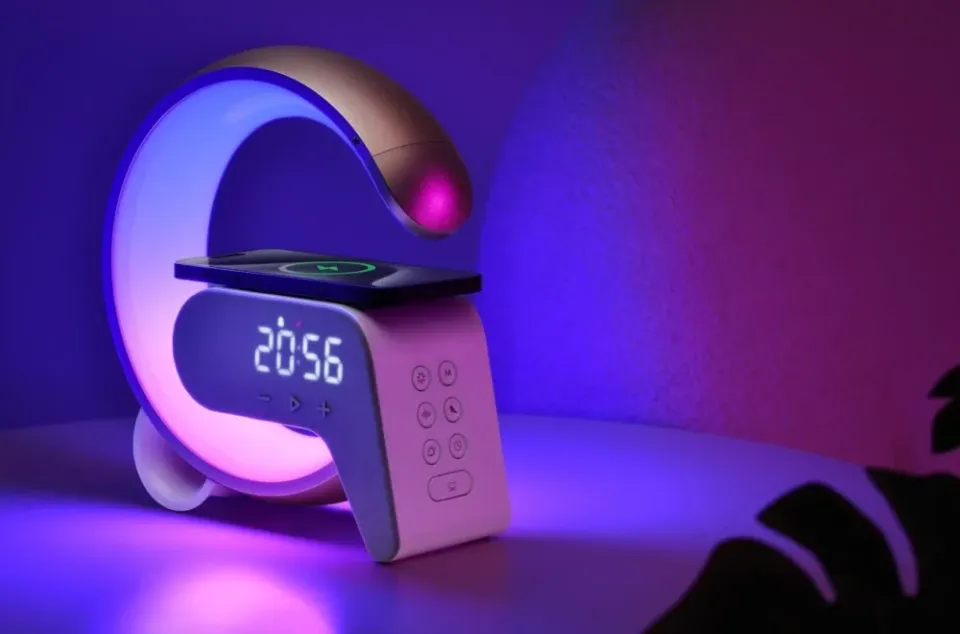 IMMAX LED relaxační lampička FLAMINGO/ Qi nabíjení/ budík/ RGB/ 300lm/ USB výstup/ BT 5.1/ zlatá