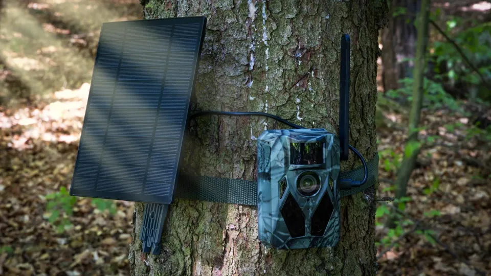 EVOLVEO StrongVision Solar 4G, fotopast se 4G, Aplikací a solárním panelem