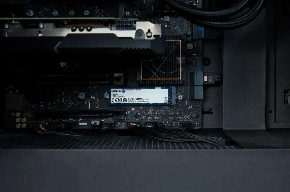 KINGSTON NV3 SSD NVMe M.2 500GB PCIe Gen 4x4 NVMe (čtení max. 5000MB/s, zápis max. 3000MB/s)