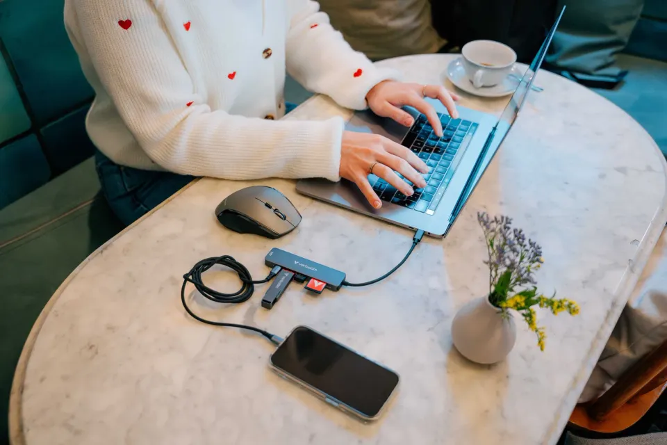 VERBATIM Dokovací stanice USB-C, 6v1, HDMI, USB-C PD, USB 3.0, USB 2.0, SD a microSD, šedá