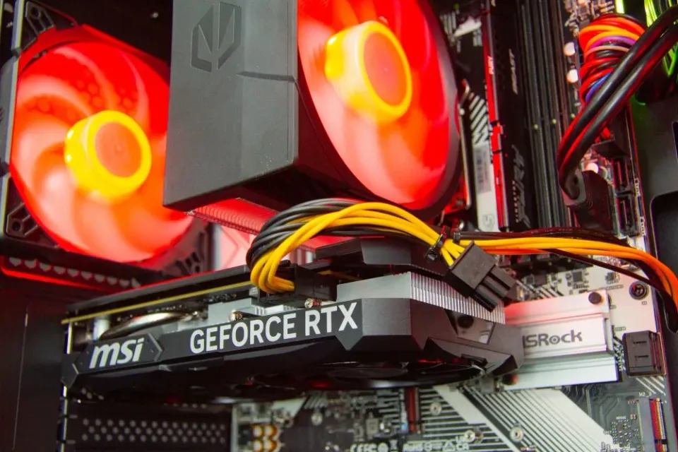 HAL3000 MČR Finale Pro 5060 / AMD Ryzen 5 7500F/ 16GB DDR5/ RTX 5060/ 1TB PCIe4 SSD/ WiFi/ W11