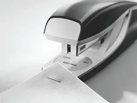 LEITZ Stolní sešívačka NeXXt WOW 5502, met. růžová, box