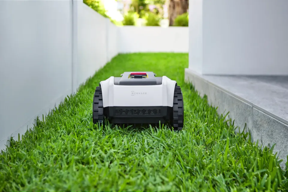 Ecovacs GOAT O800 RTK White
