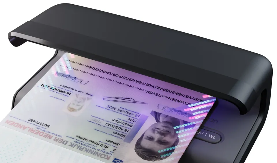 Detektor padělků SAFESCAN 75, černý