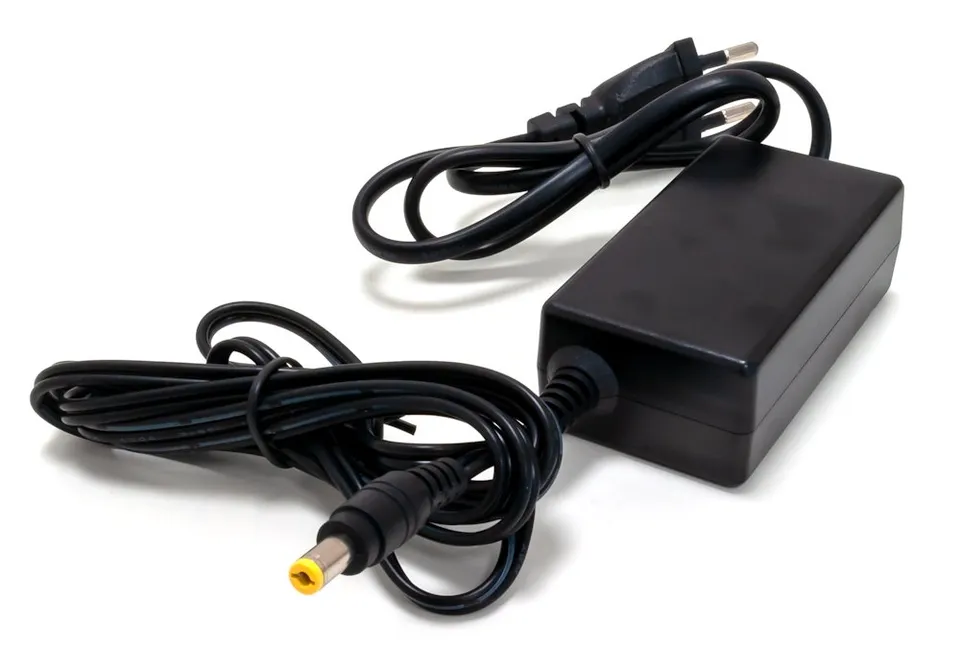 XtendLan Zdroj 100-240 VAC/50-60Hz, výstup 12V/2A DC, jack 5.5/2.1mm, adaptér