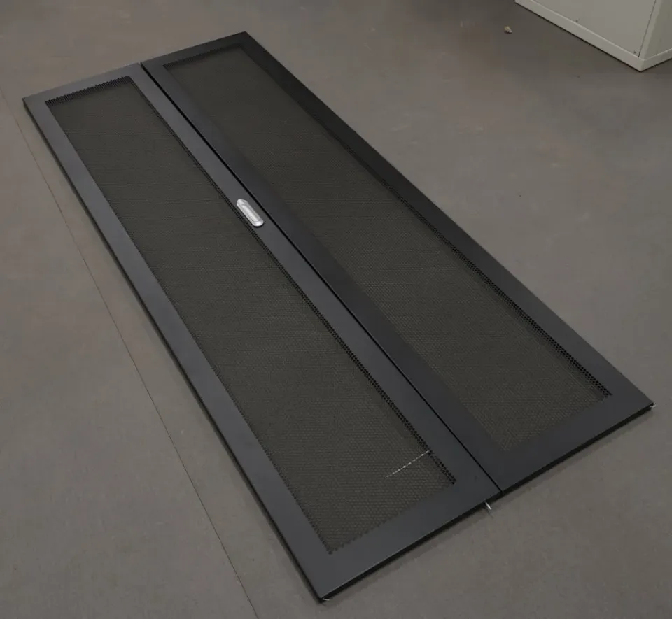 XtendLan 42U/800x1000 stojanový, černý, perforované dvoukřídlé(dvoudílné) dveře a záda