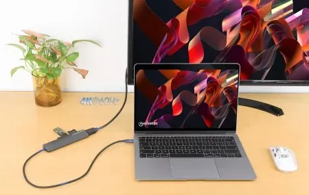 MANHATTAN Dokovací stanice USB-C 7v1, 1xHDMI, 2xUSB-C, 2xUSB, čtečka SD karet, šedá