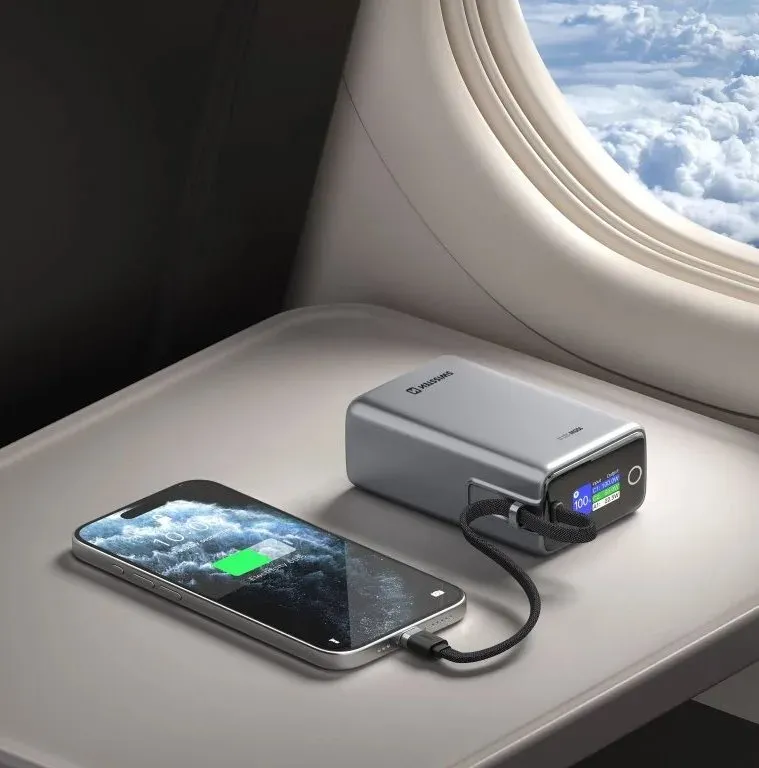 Swissten Power Bank Cestovní 25000 mAh (96.25Wh) 100W s Integrovaným Kabelem USB-C Šedá