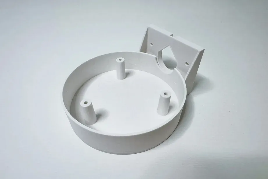 TP-LINK držák s kabelovou krytkou pro kamery VIGI C400/C420/C430/450 na stěnu, bílý