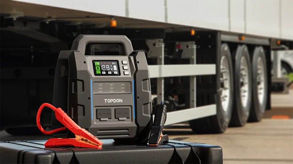 TOPDON startér a tester autobaterie V4500Plus/32000mAh(120Wh)/max. výstupní proud 4500A//IP65