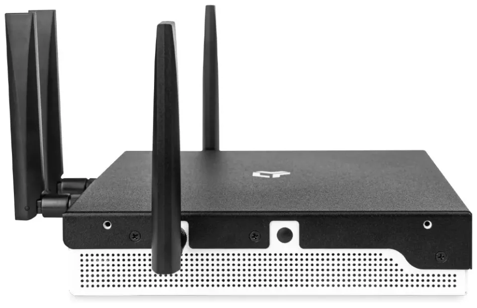 Turris Omnia NG, 4x 2,5 GbE, 1x WAN SFP+, USB 3.0, slot M.2, 2.4GHz Wi-Fi 6, 5GHz Wi-Fi 7