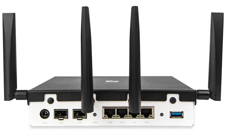 Turris Omnia NG, 4x 2,5 GbE, 1x WAN SFP+, USB 3.0, slot M.2, 2.4GHz Wi-Fi 6, 5GHz Wi-Fi 7