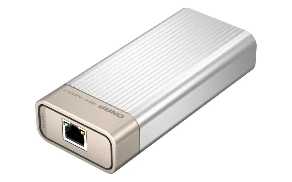 QNAP QNA-UC10G1T - adaptér USB-C 4 (podpora Thunderbolt 3 a 4) na 10GbE NBASE-T (pasivní chlazení)