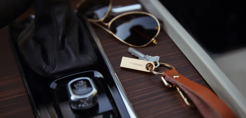 KINGSTON DataTraveler SE9 256GB zlatý kovový USB3.0 flash drive (pevný konektor)