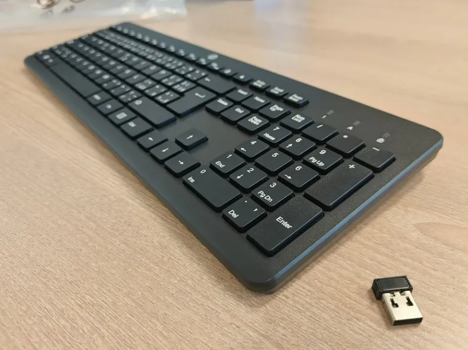 HP 230 Wireless Keyboard - bezdrátová klávesnice CZ/SK lokalizace